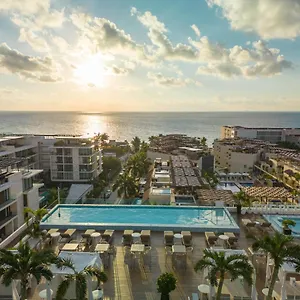 The Reef 28 & (adults Only) Hotell